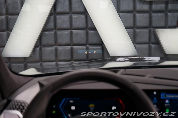 BMW XM Larte Design B&W Masá 2023