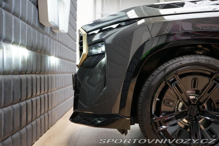 BMW XM Larte Design B&W Masá 2023