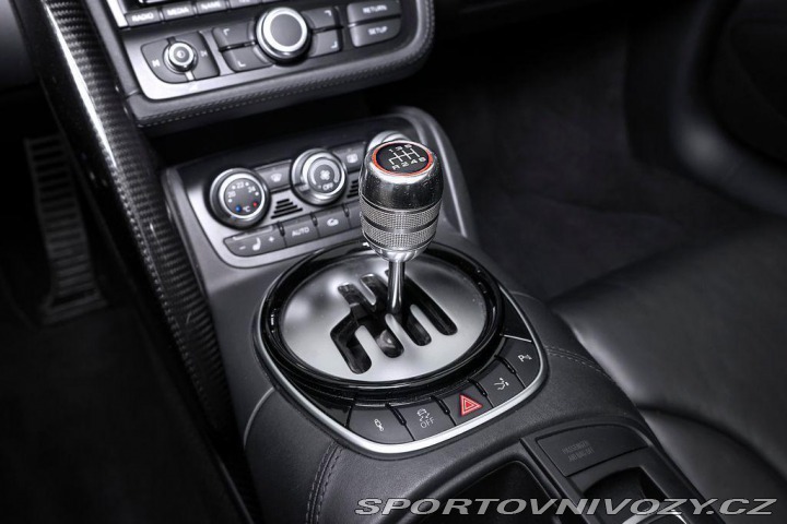 Audi R8 5.2 FSI Q Spyder Keramiky 2012