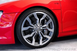 Audi R8 5.2 FSI Q Spyder Keramiky 2012