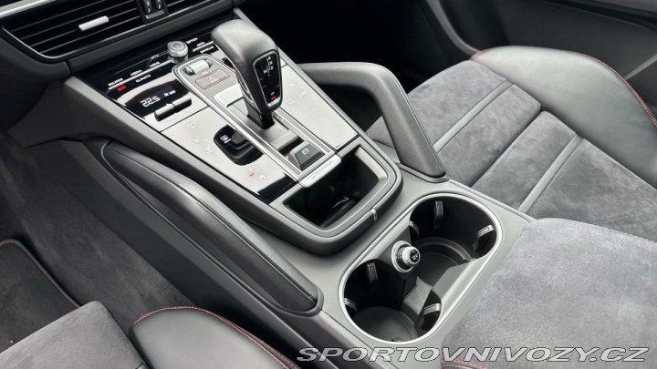 Porsche Cayenne GTS 2022