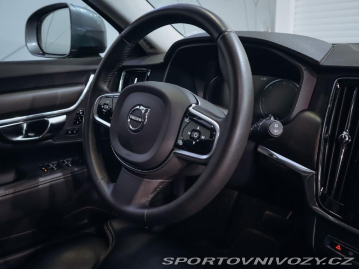 Volvo V90 D5 Cross Country 173 kW 2019