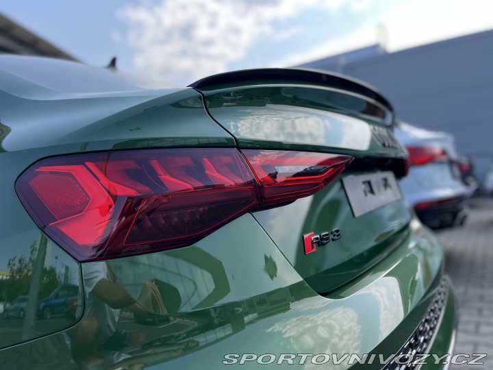 Audi RS3  2024