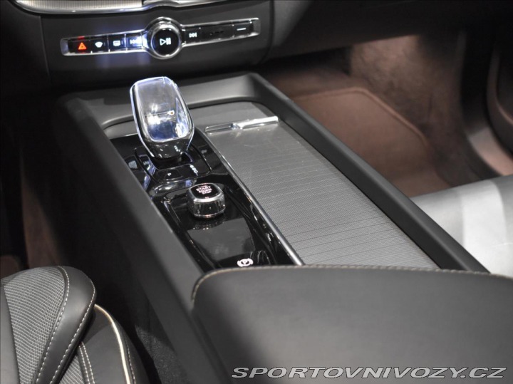 Volvo Ostatní modely XC60 2,0 T8 Polestar Panorama, 2024
