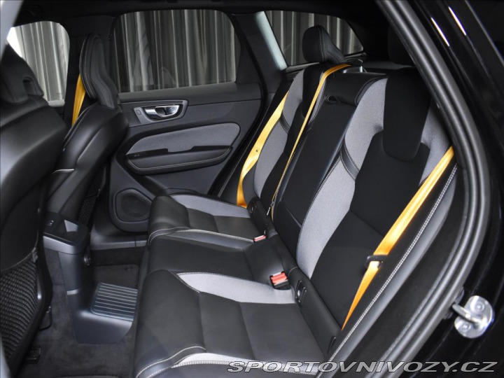 Volvo Ostatní modely XC60 2,0 T8 Polestar Panorama, 2024