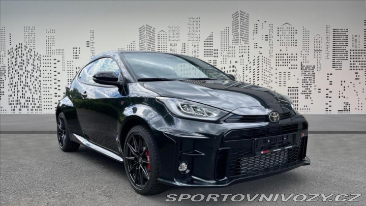 Toyota Yaris 1,6 Dynamic Sport 4WD GR 2024