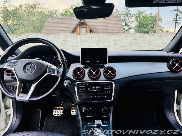 Mercedes-Benz Ostatní modely GLA 45 AMG 2015