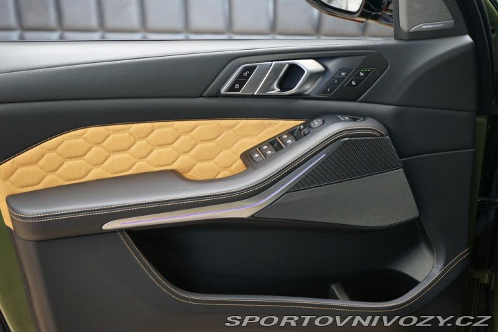 BMW X5 M Comp. UrbanGreen Akrapo 2021