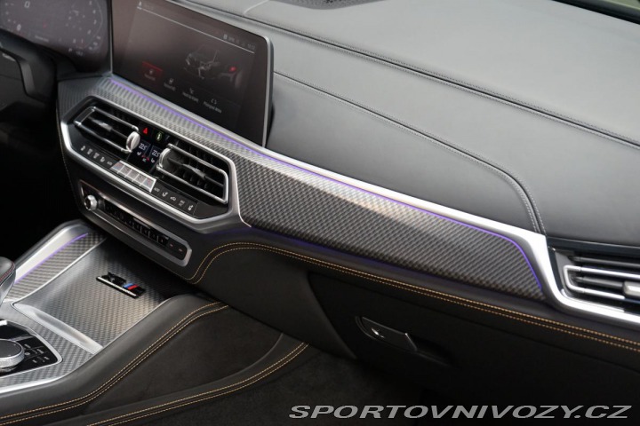BMW X5 M Comp. UrbanGreen Akrapo 2021