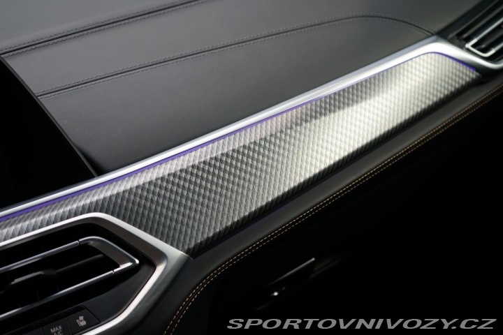 BMW X5 M Comp. UrbanGreen Akrapo 2021
