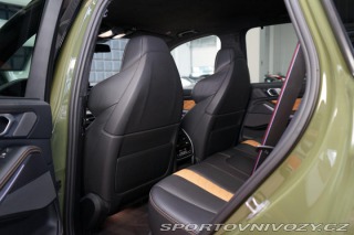 BMW X5 M Comp. UrbanGreen Akrapo 2021