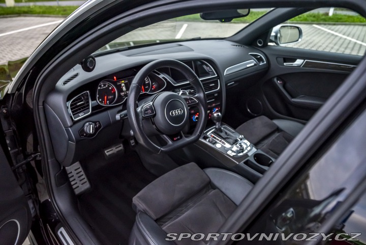 Audi RS4 Avant 2014