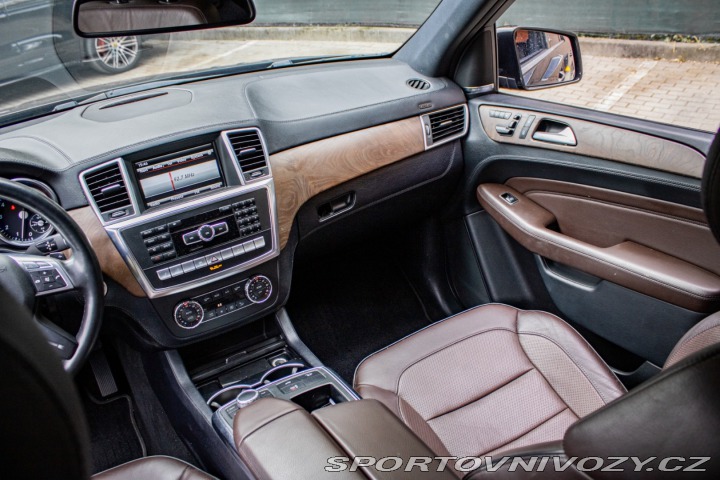 Mercedes-Benz Ostatní modely ML L Mercedes Benz ML550 w1 2013