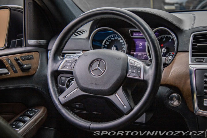 Mercedes-Benz Ostatní modely ML L Mercedes Benz ML550 w1 2013