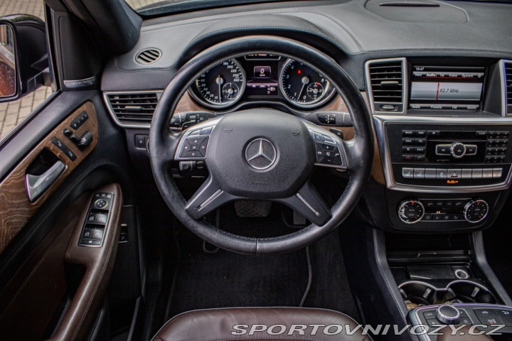 Mercedes-Benz Ostatní modely ML L Mercedes Benz ML550 w1 2013