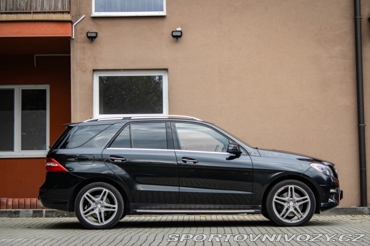 Mercedes-Benz Ostatní modely ML L Mercedes Benz ML550 w1 2013