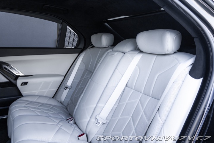 BMW 7 M760e xDrive A/T 2023