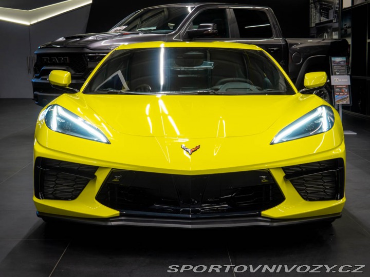 Chevrolet Corvette 6.2 Stingray C8 2LT Z51 2024