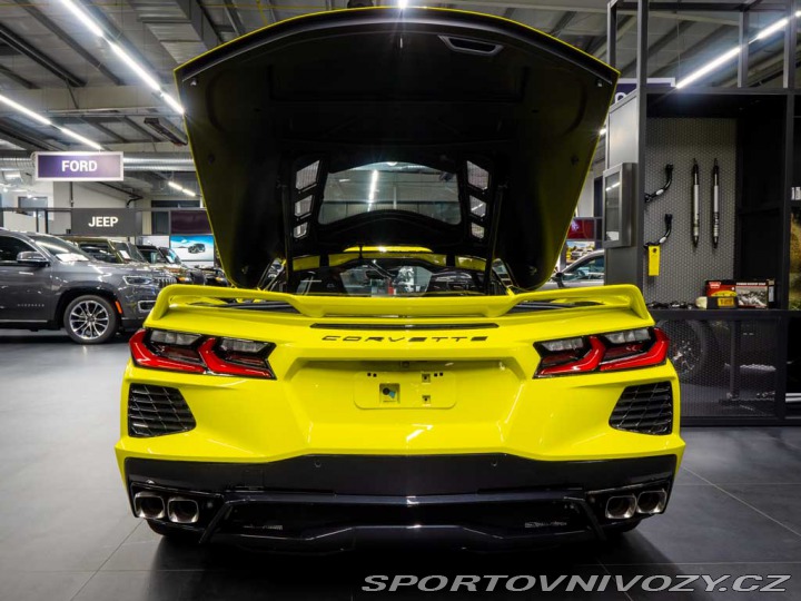 Chevrolet Corvette 6.2 Stingray C8 2LT Z51 2024