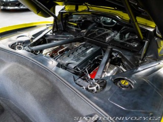 Chevrolet Corvette 6.2 Stingray C8 2LT Z51 2024