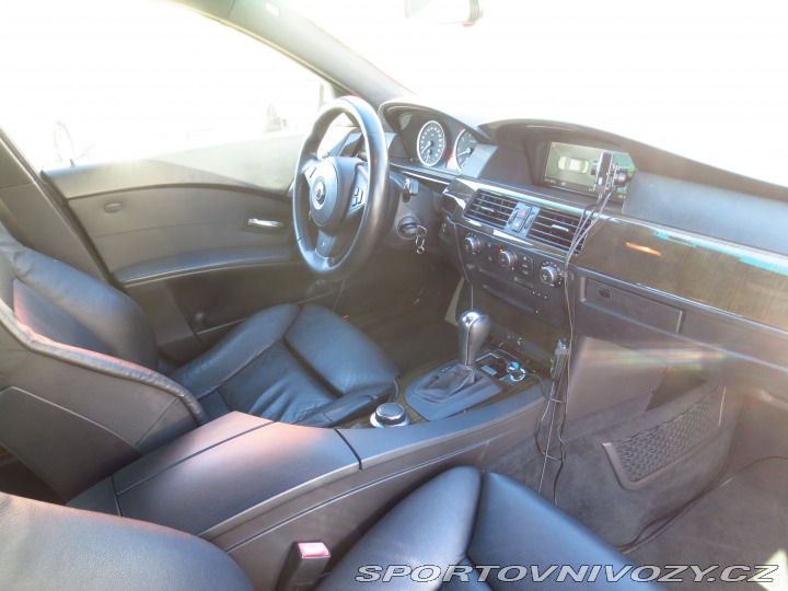 BMW 5 550i V8 Alpineweiss 2005
