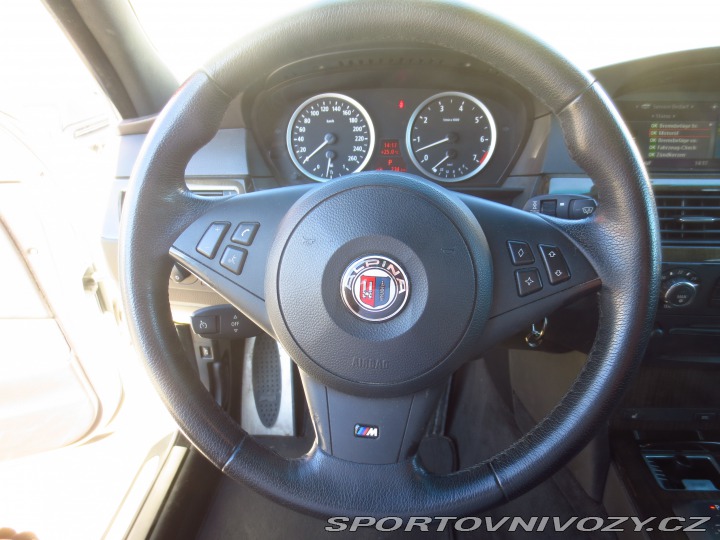 BMW 5 550i V8 Alpineweiss 2005