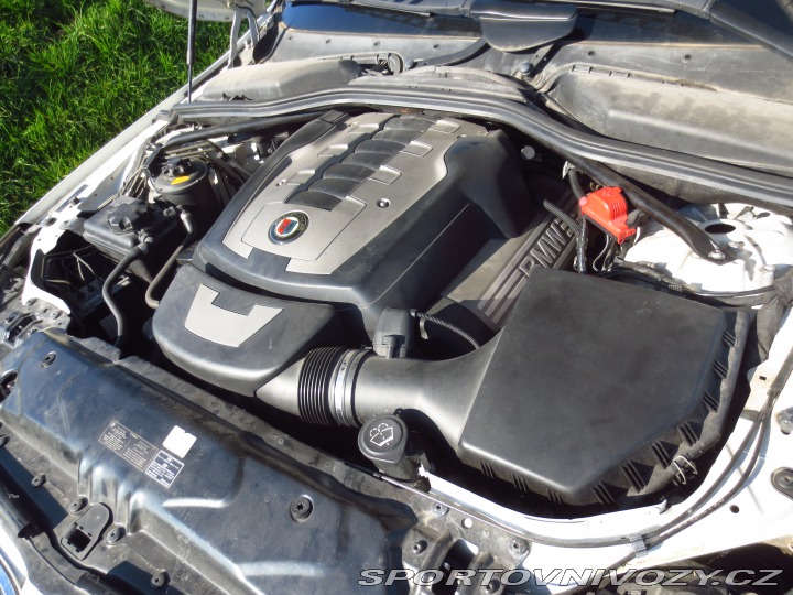 BMW 5 550i V8 Alpineweiss 2005