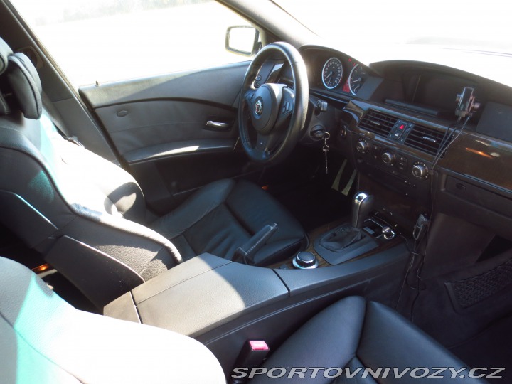 BMW 5 550i V8 Alpineweiss 2005