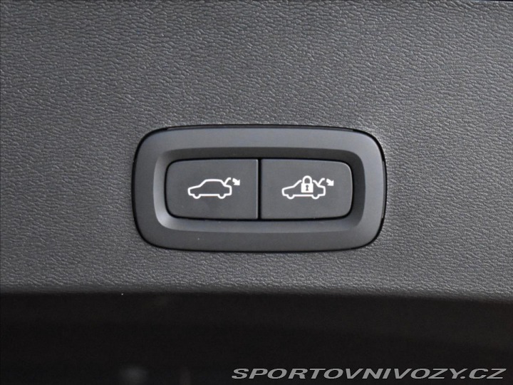 Volvo Ostatní modely XC40 0,0 Twin Recharge Plus BL 2023