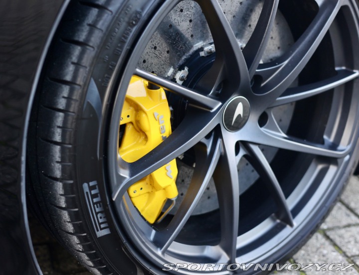 McLaren 750S *Racing sedadlá*zdvih*36 2024