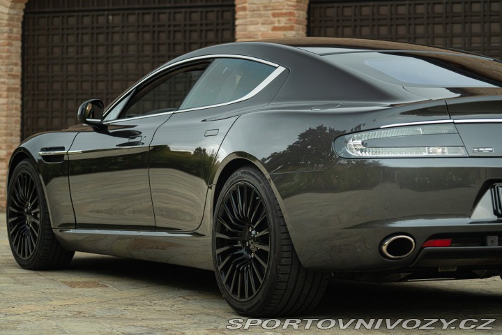 Aston Martin Rapide 2010
