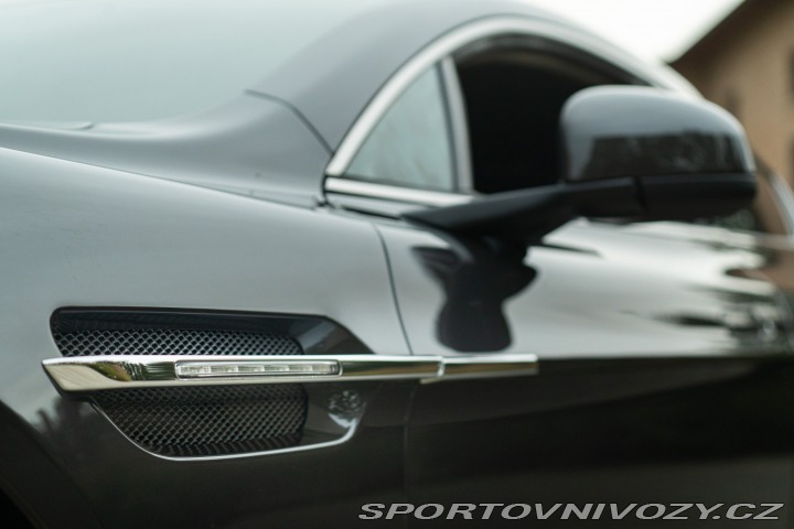 Aston Martin Rapide 2010