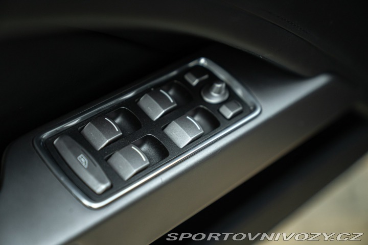 Aston Martin Rapide 2010