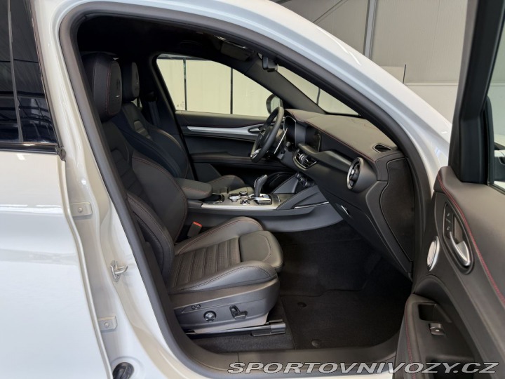 Alfa Romeo Stelvio 2.0 Turbo 280k Q4 TRIBUTO 2024
