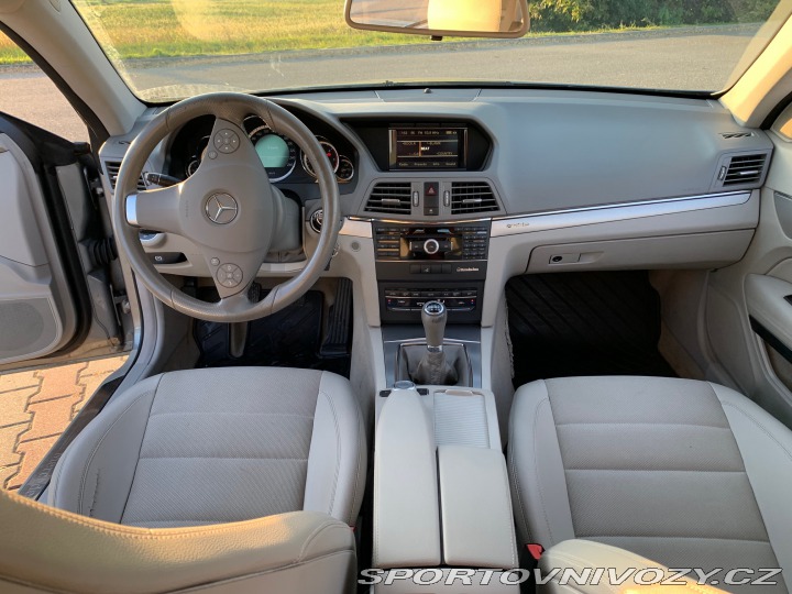 Mercedes-Benz E C207 2010