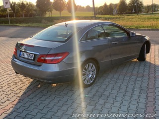 Mercedes-Benz E C207 2010