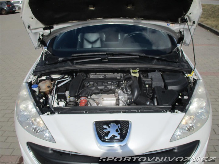 Peugeot 308 1,6 CC 16V THP 156k GT od 2010