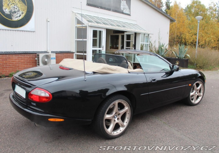 Jaguar XKR Convertible 2000