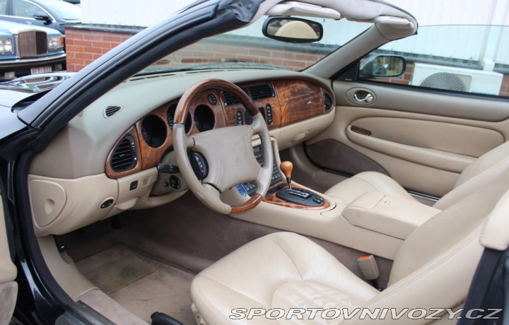 Jaguar XKR Convertible 2000