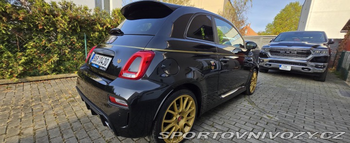Abarth 595 Scorpioneoro 2021