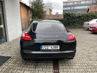 Porsche Panamera 4.8 S 2010