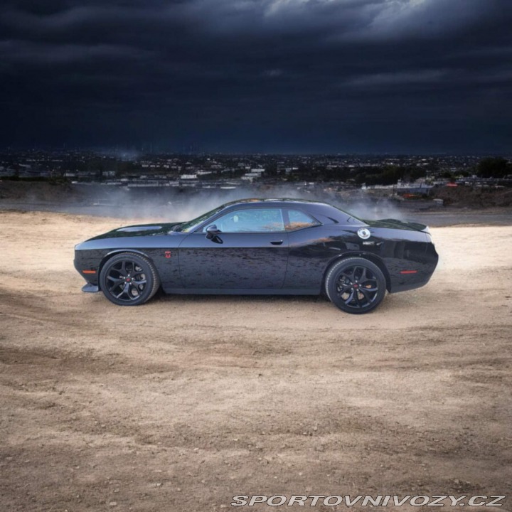 Dodge Challenger 5.7 V8 automat 2023