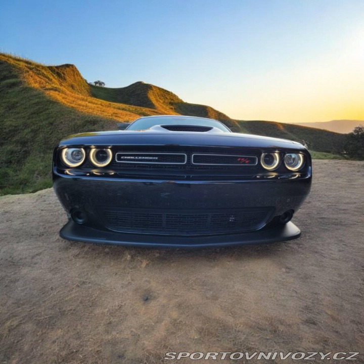 Dodge Challenger 5.7 V8 automat 2023