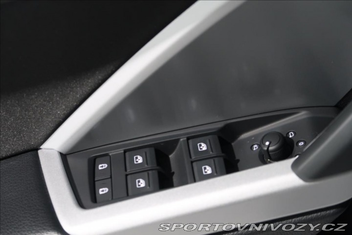 Audi Ostatní modely Q3 1,5 35 TFSI S line 2023