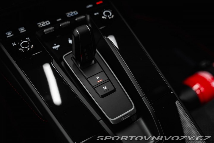 Porsche 911 992 DAKAR 1800