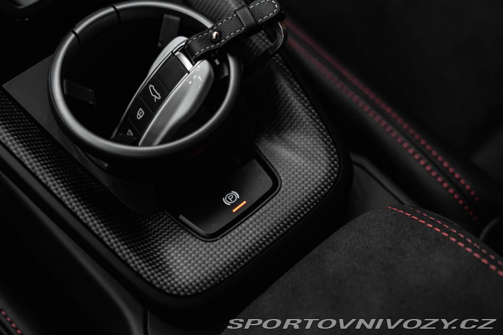 Porsche 911 992 DAKAR 1800