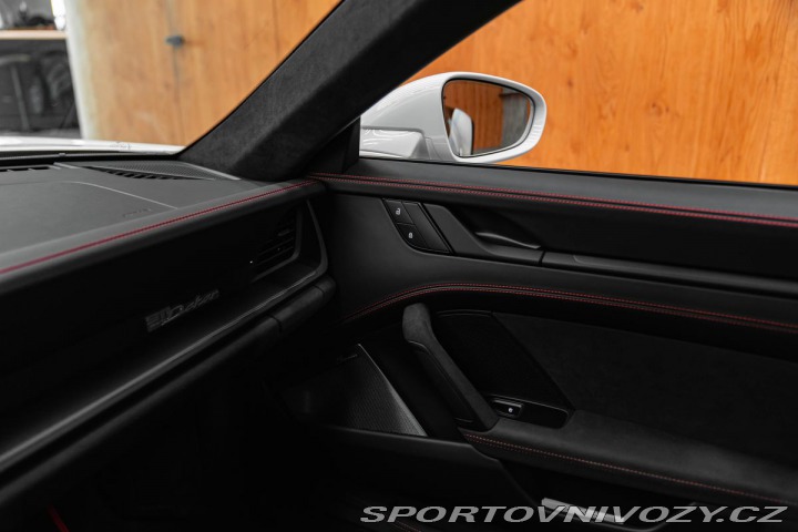 Porsche 911 992 DAKAR 1800