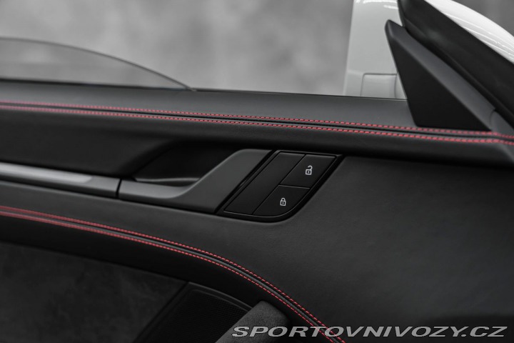 Porsche 911 992 DAKAR 1800