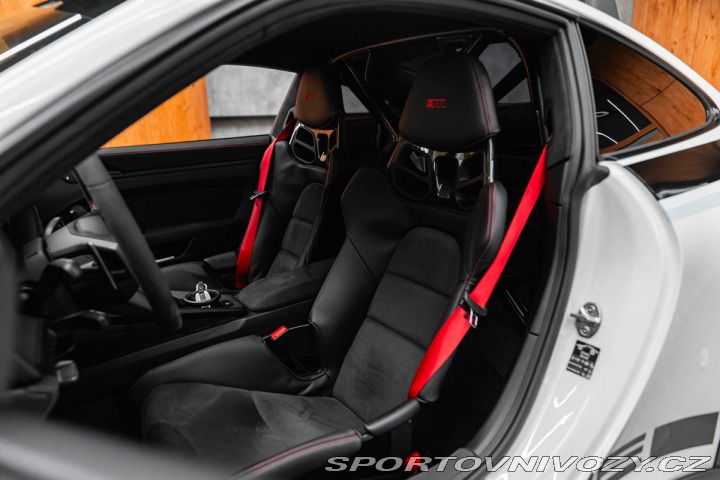 Porsche 911 992 DAKAR 1800