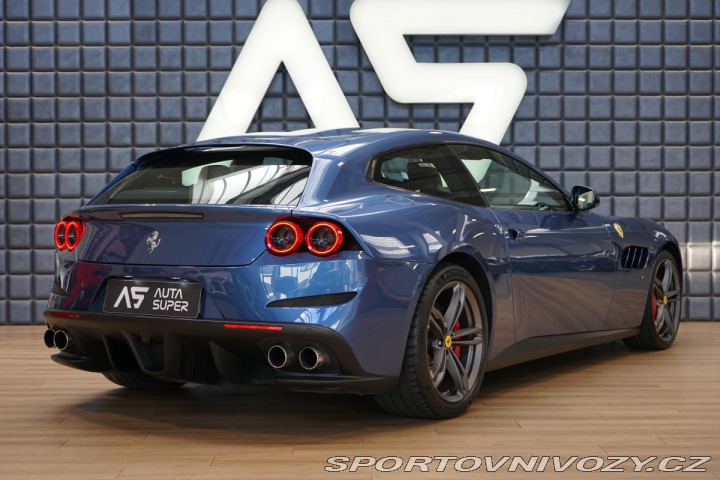 Ferrari GTC4Lusso V12 Lift Carbon Display Z 2018